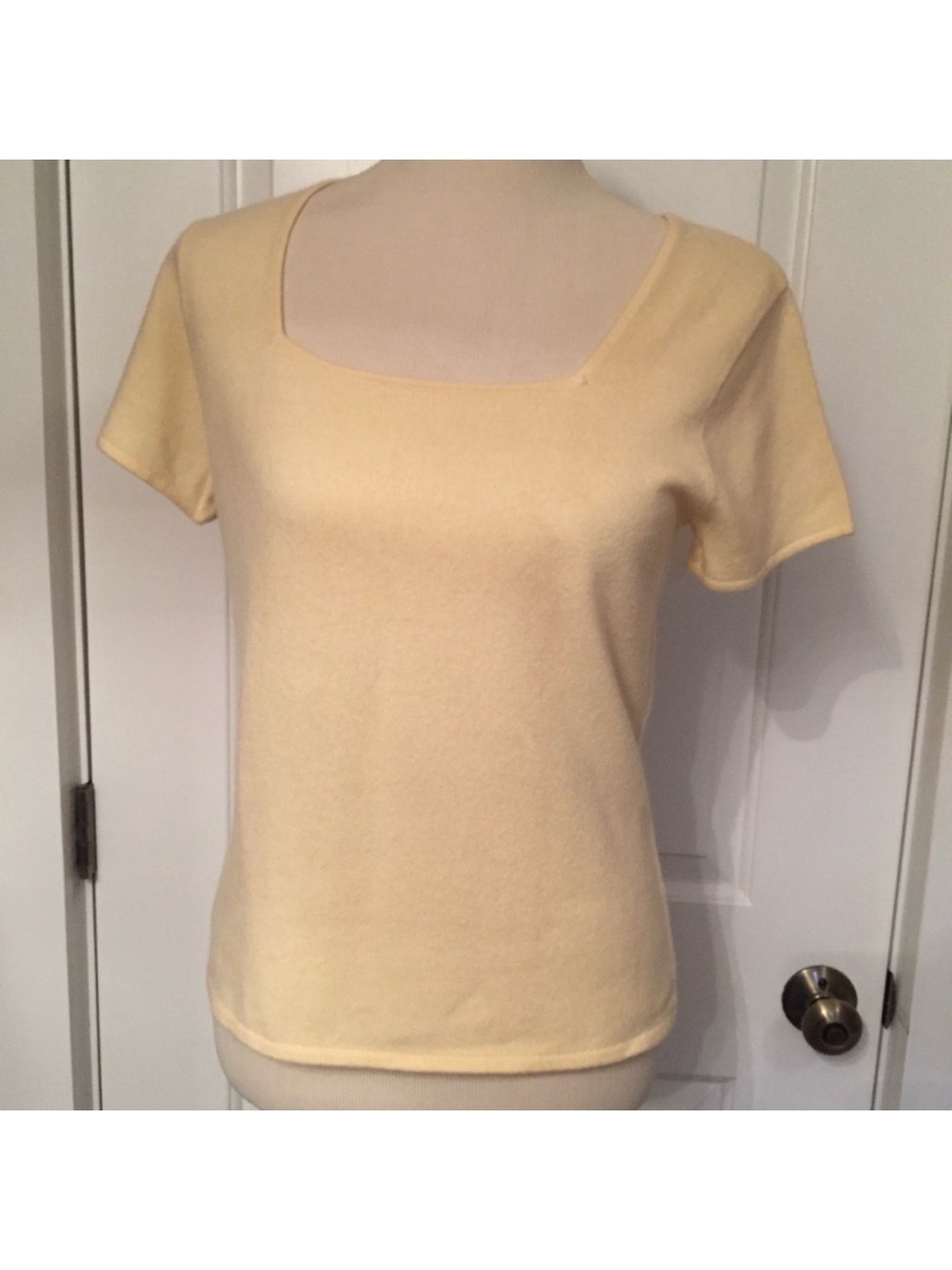NEW CHADWICK’S SWEATER PALE YELLOW CASHMERE SHORT SLEEVE SQUARE NECK Size M